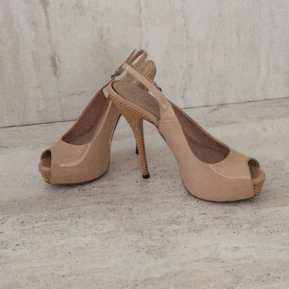 Nude patent leather woven heel, peep toe platform